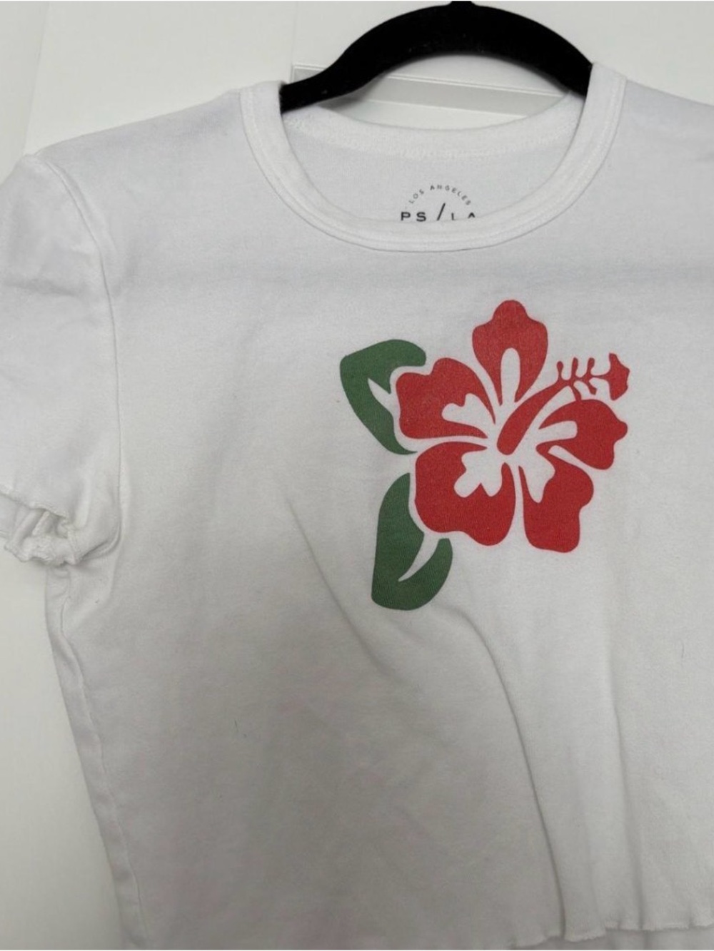 PacSun White Crop Top with Red & Green Hibiscus Graphic